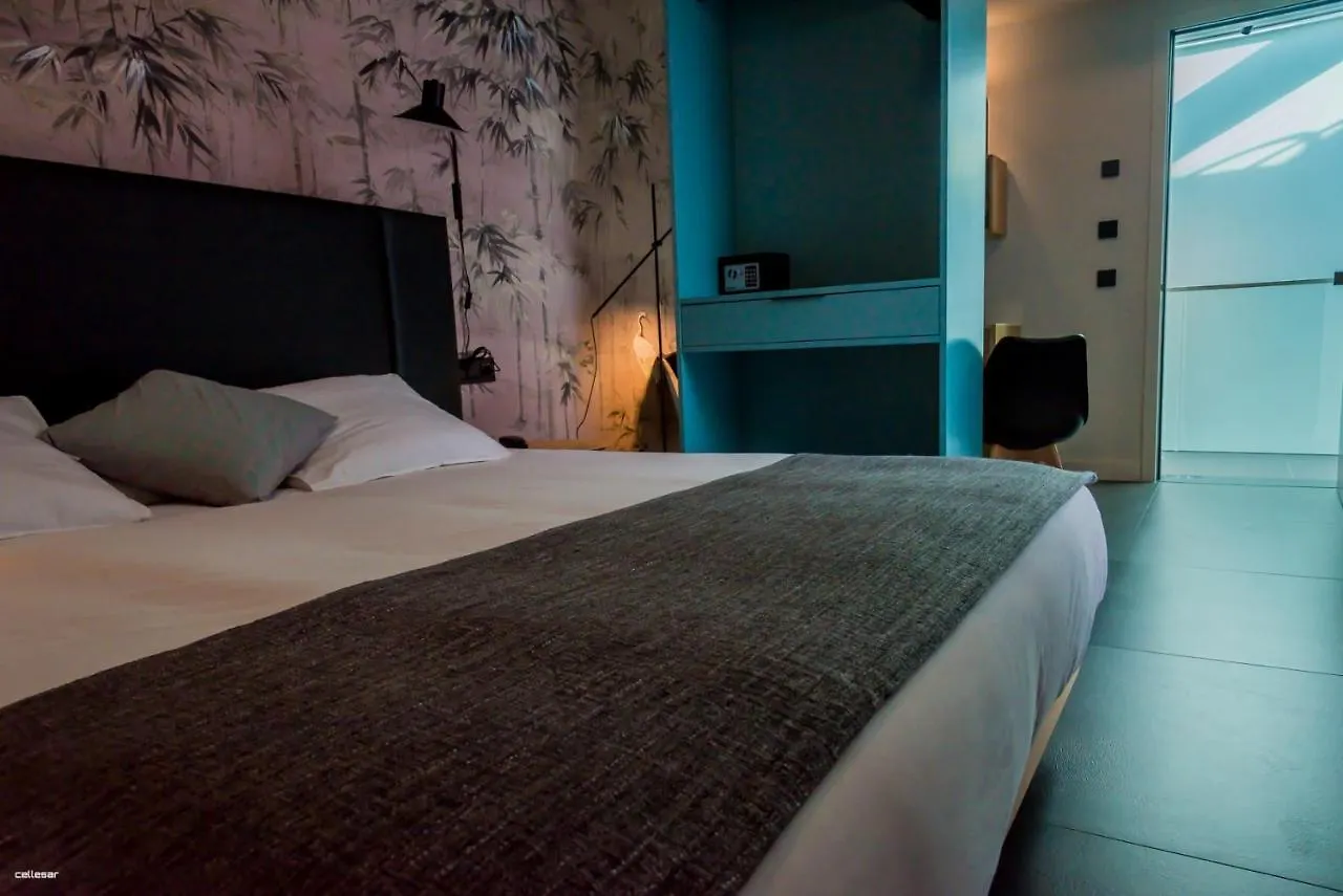Welldone Quality - Crystal Pool Hotel Seville 2*,