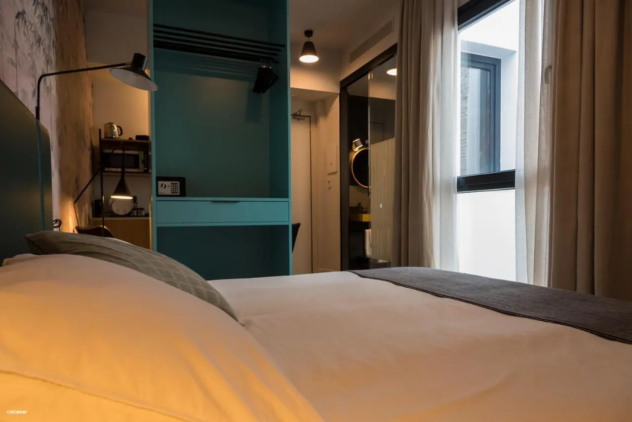 Welldone Quality - Crystal Pool Hotel Seville