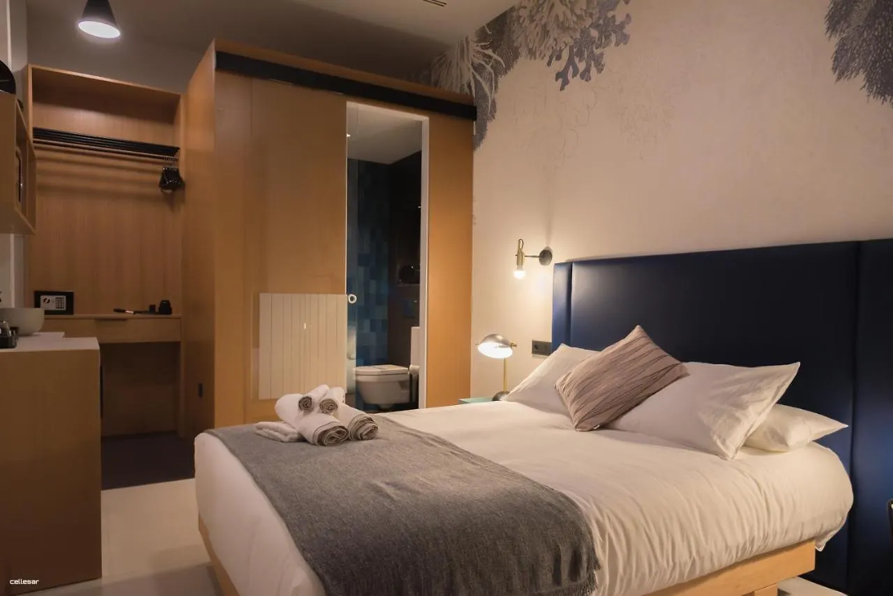 Welldone Quality - Crystal Pool Hotel Seville Spain